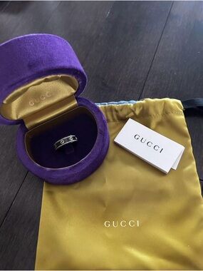 Gucci Black and Silver Logo Ring with Purple Velvet Case